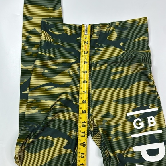 NFL Green Bay Packers Green Camo Leggings Size Small - Picture 8 of 9